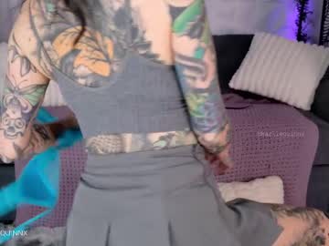girl
        harliequinnx cam image #4103465