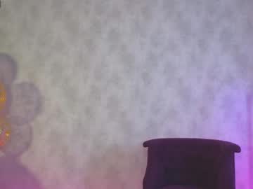 girl
        angelina_new cam image #2040298