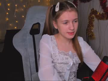 girl
        kylie_mine cam image #330617