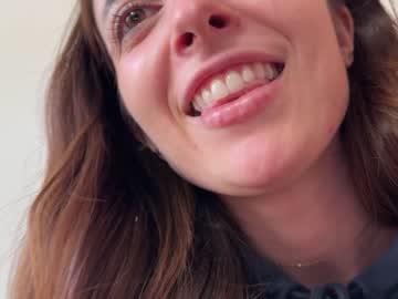 girl
        rosykindred cam image #1809171