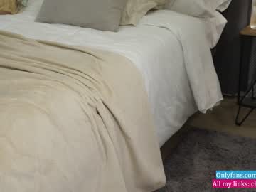 girl
        chloewildd cam image #936114