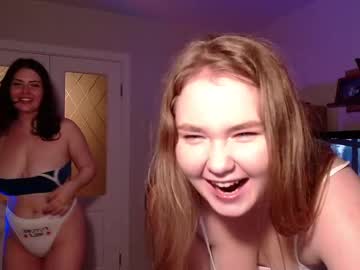 girl
        nextdoor_universe cam image #1598235