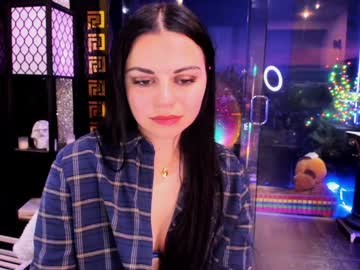 girl
        alma_pearl cam image #3779619