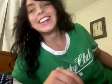 girl
        straightoutthetrailer cam image #4405960
