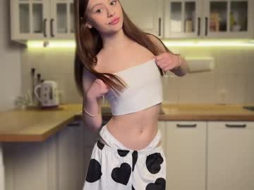 girl
        tweety_sweetie cam image #3615292