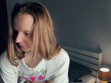 girl
        ani_hunny cam image #4038744