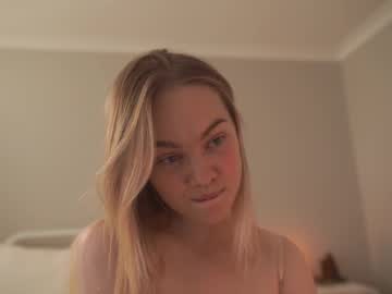 girl
        bibi_it_is cam image #4333454