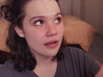 girl
        chery_lady22 cam image #906133