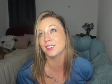 girl
        emberpheonixxx cam image #3768875