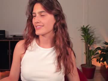 girl
        marmuse cam image #1378673