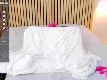 girl
        little_effy18 cam image #406575