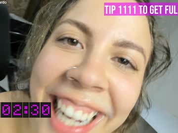 girl
        daily_stories cam image #787841