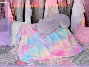 girl
        little_effy18 cam image #59618