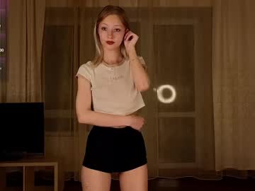 girl
        lynettedendy cam image #4585878