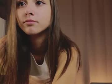 girl
        loney__tunes cam image #3186972