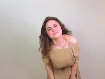 girl
        julianaheaps cam image #2629430
