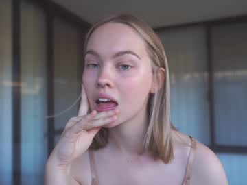 girl
        bibi_it_is cam image #2223007