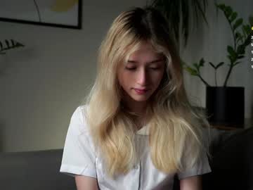 girl
        taitehambelton cam image #3438082