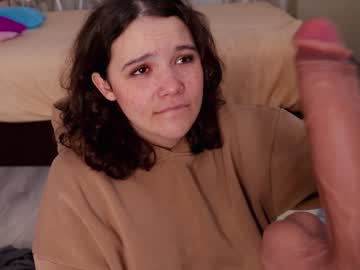 girl
        chery_lady22 cam image #1078176