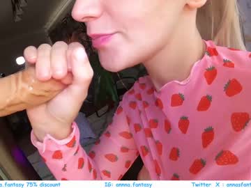 girl
        the_pussy_boulevard cam image #1643319