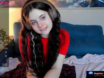 girl
        nessa_more cam image #392209
