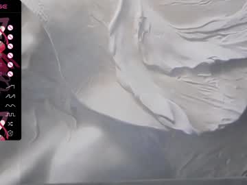 girl
        xenomy cam image #2042499