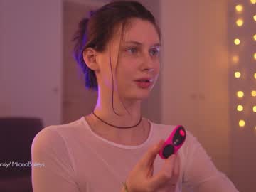 girl
        milanabaileys cam image #2067857