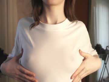 girl
        amityfugler cam image #2795479