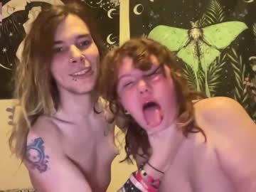 couple
        polyhouseofgays cam image #680308