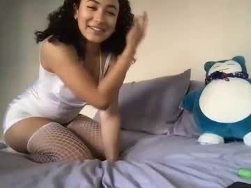 girl
        aspenn777 cam image #2292965