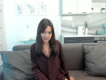 girl
        sandrachang cam image #584723