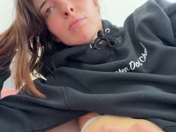 girl
        rosykindred cam image #2282087