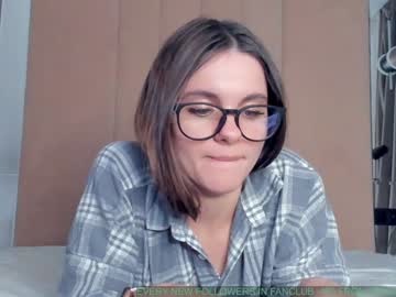 girl
        lorettadunnell cam image #3805205