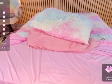 girl
        little_effy18 cam image #2406659
