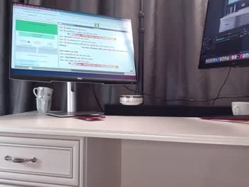 girl
        carmela_fox cam image #193111
