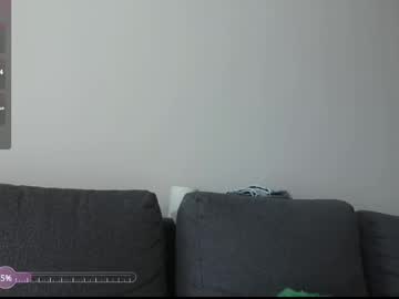 girl
        roxxxie_reid cam image #4440341