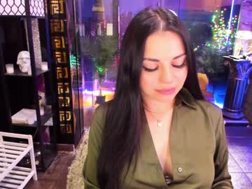 girl
        alma_pearl cam image #1830522