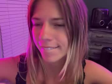 girl
        oliviahansleyy cam image #3405862