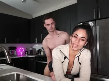 couple
        ari_lovexo cam image #1918973