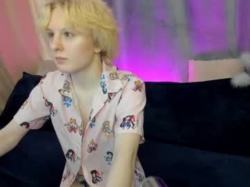 girl
        nicole_hiness cam image #4223950