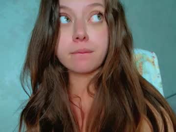 girl
        puff_witch cam image #3942558