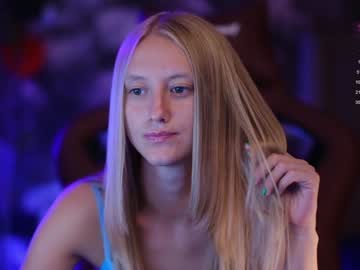 girl
        angeellina cam image #3298033