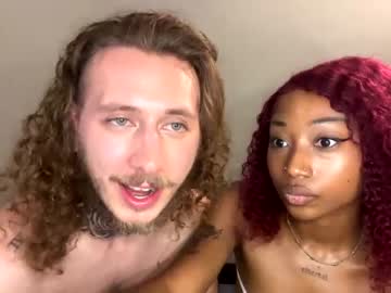 couple
        fijiandoll cam image #2811287