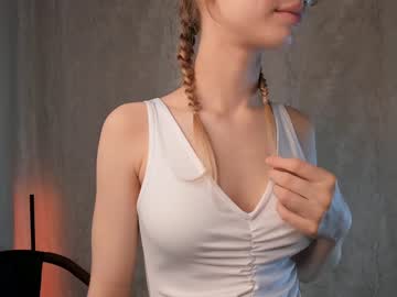 girl
        olivia_madyson cam image #1494845