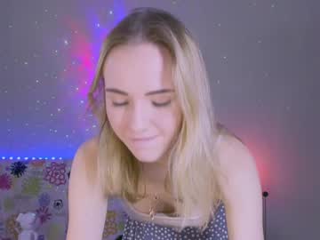 girl
        anna__siu cam image #2205256