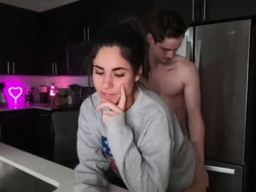 couple
        ari_lovexo cam image #1948887