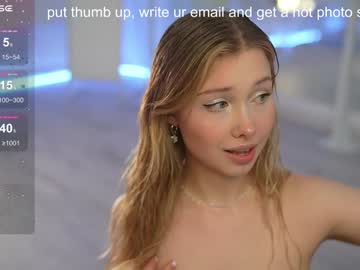 girl
        april_blush cam image #3067038