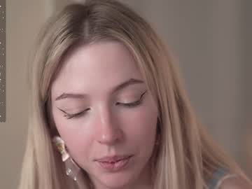 girl
        my_stella cam image #2741613