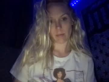 girl
        eveandtheforbiddenfruit cam image #2663072