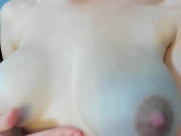 girl
        gabbyrainy cam image #1541476